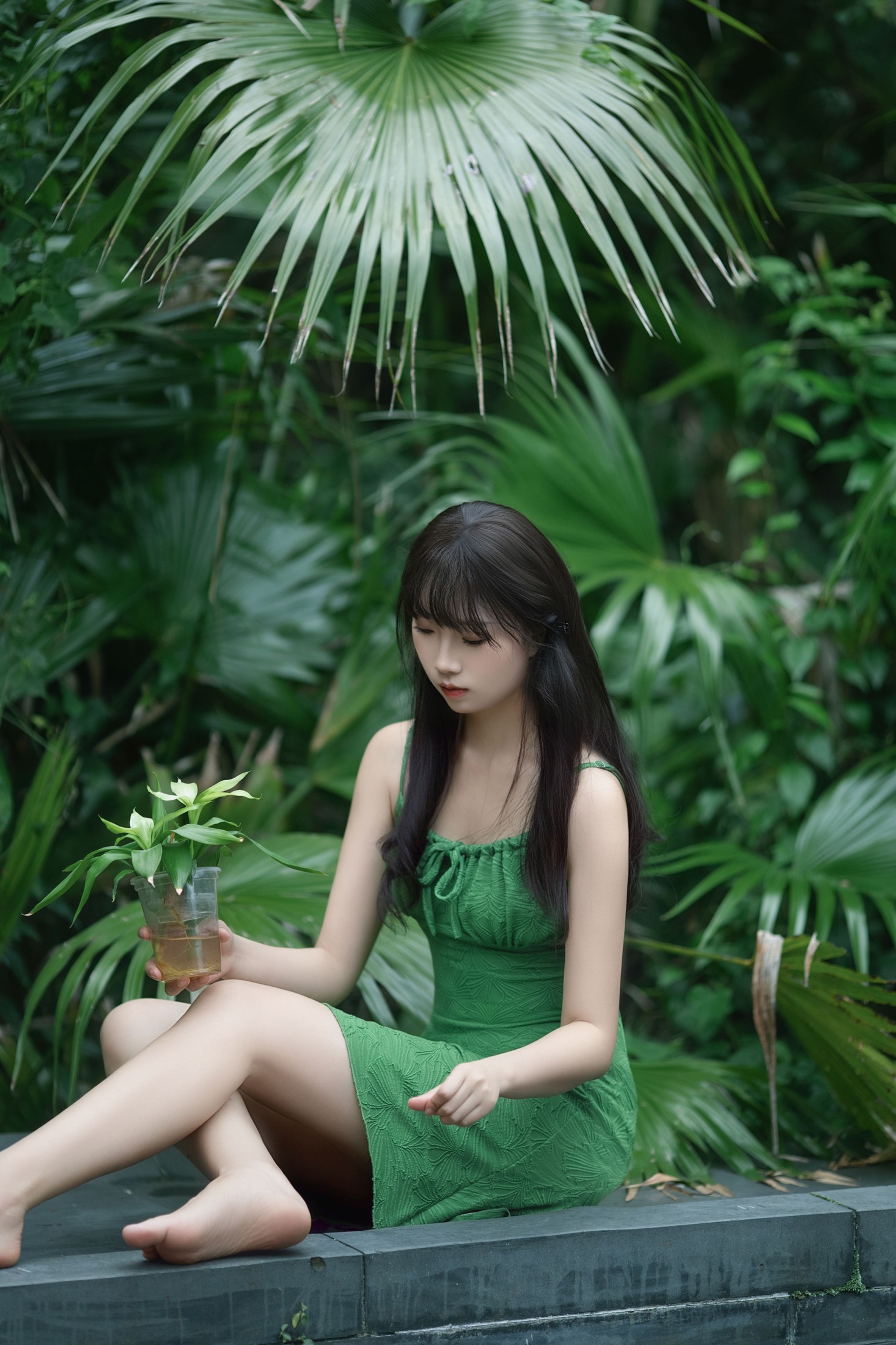 《雨季潮湿的森系氛围感写真》[30P] 插图3