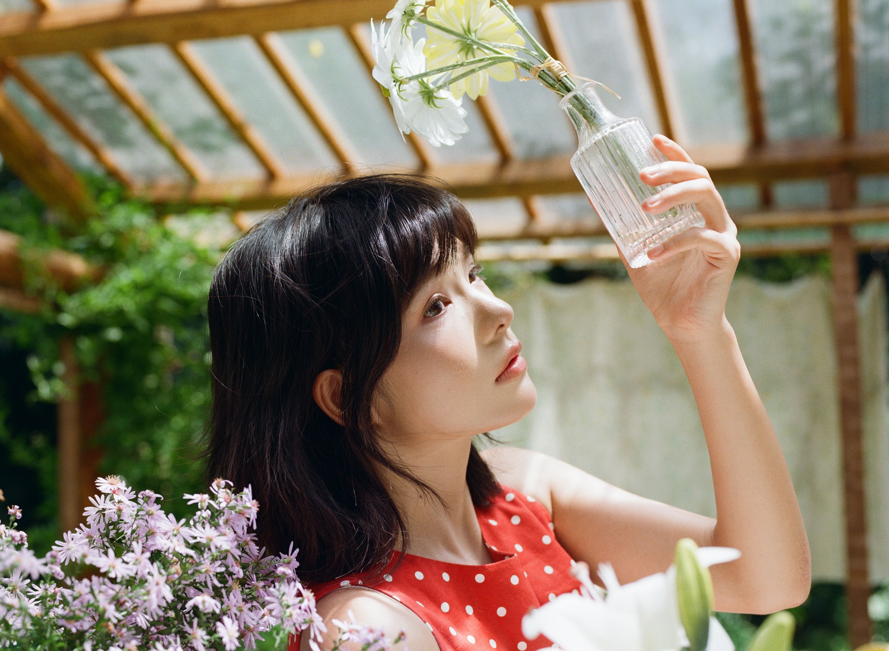《红波点，撞进夏日花园的浪漫》[10P] 插图2