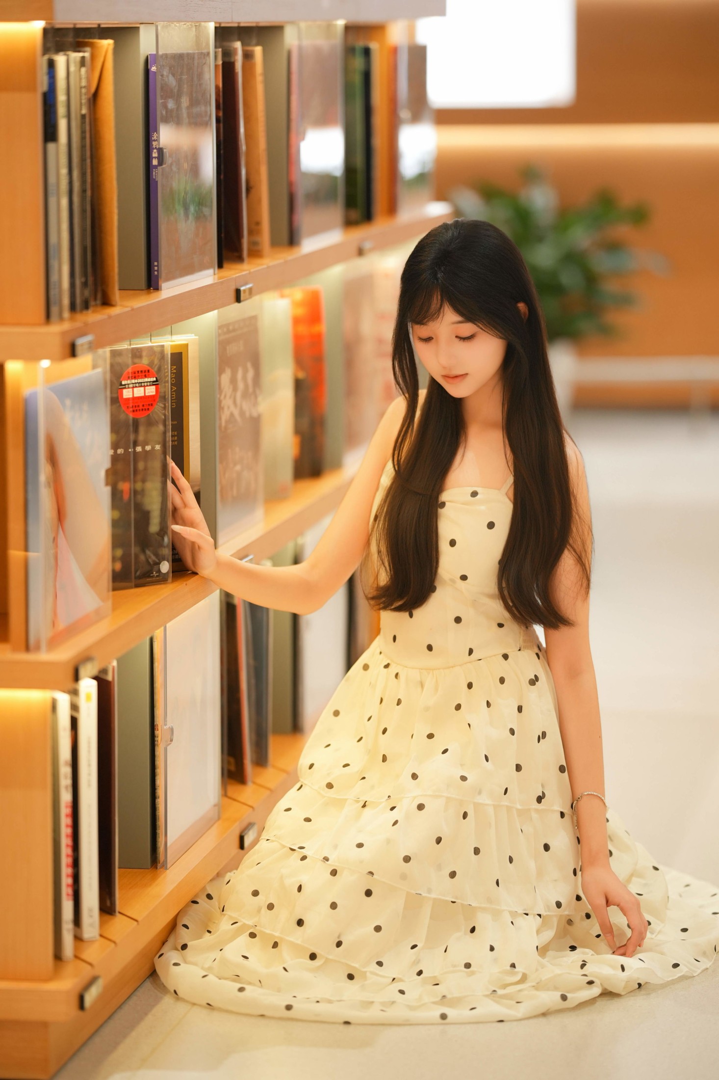 《模特小月 ｜ Vol.38 - 图书馆的优雅少女》[13P] 插图2