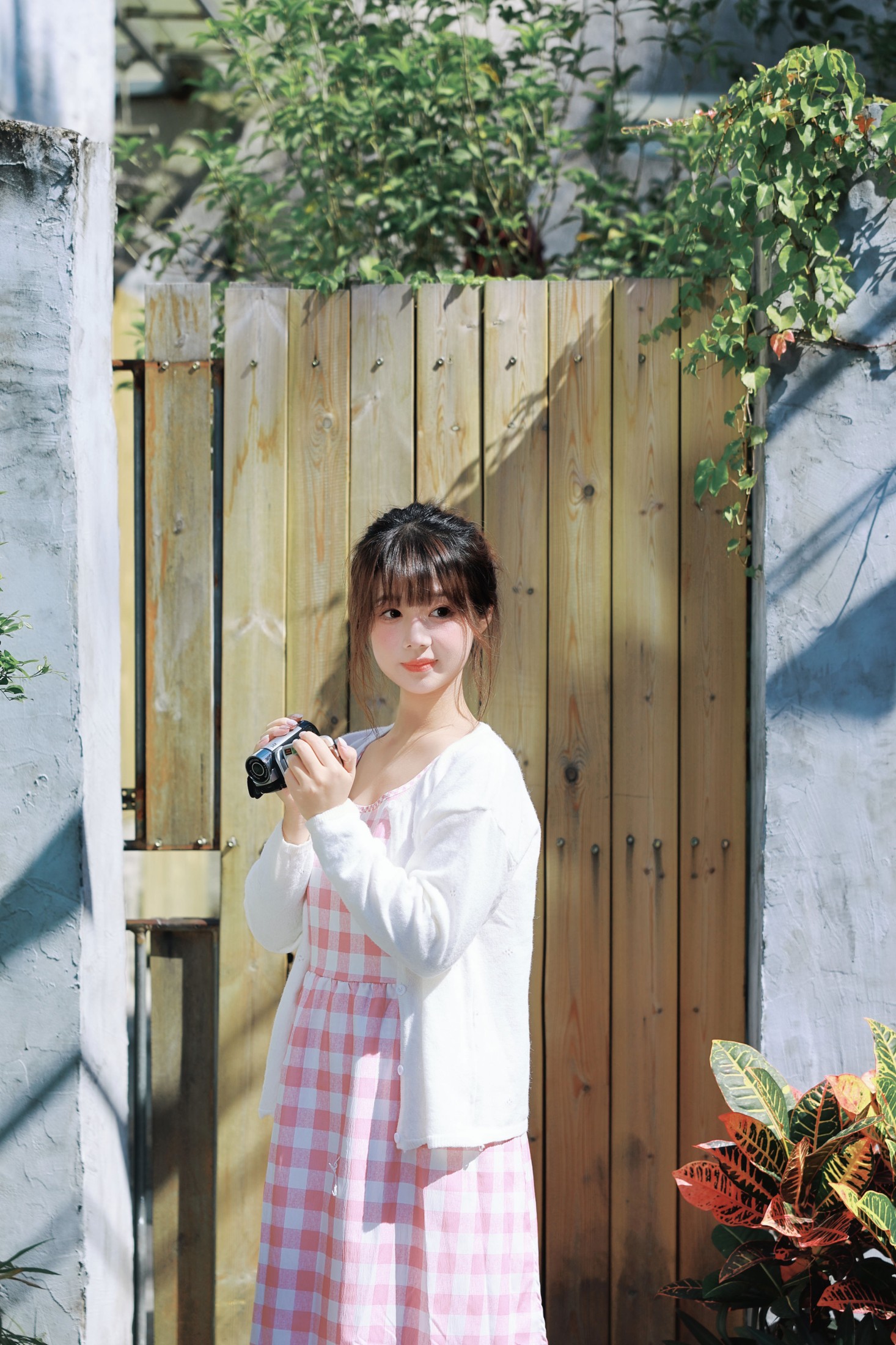 《夏日限定的粉白格子少女 日系胶片感写真》[35P] 插图2