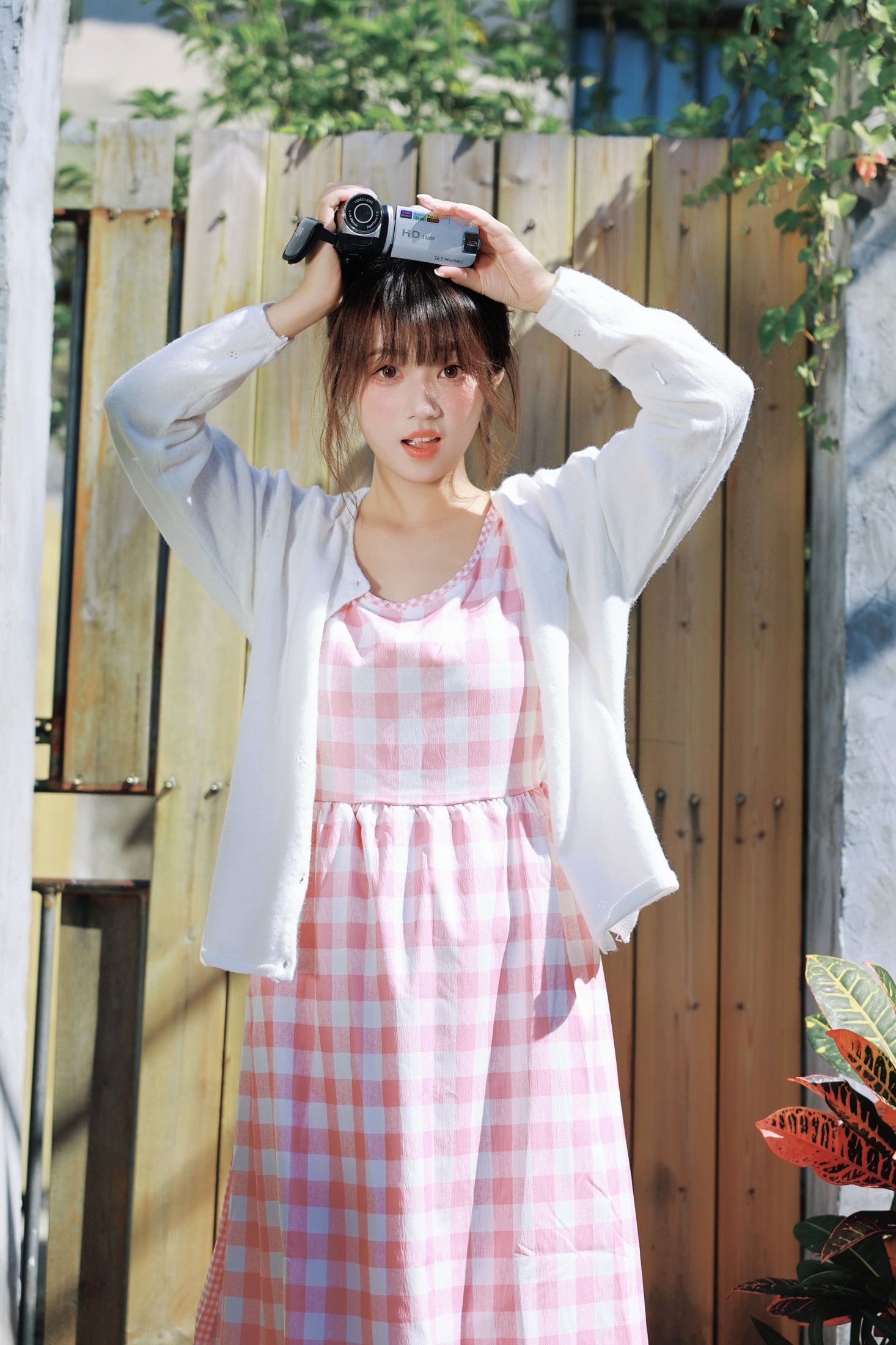 《夏日限定的粉白格子少女 日系胶片感写真》[35P] 插图3