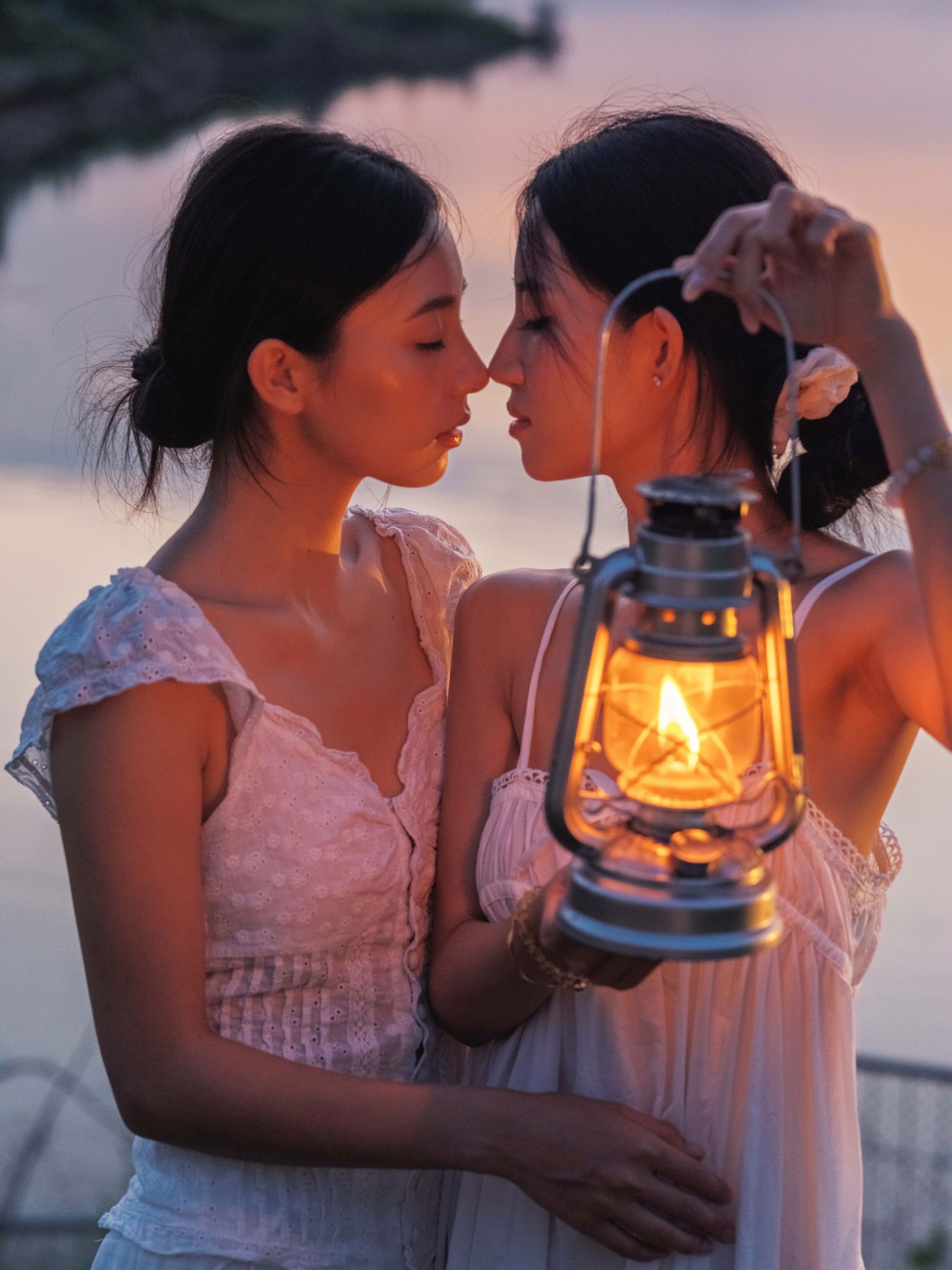 《一盏灯，两个人，一湖黄昏》[39P] 插图3