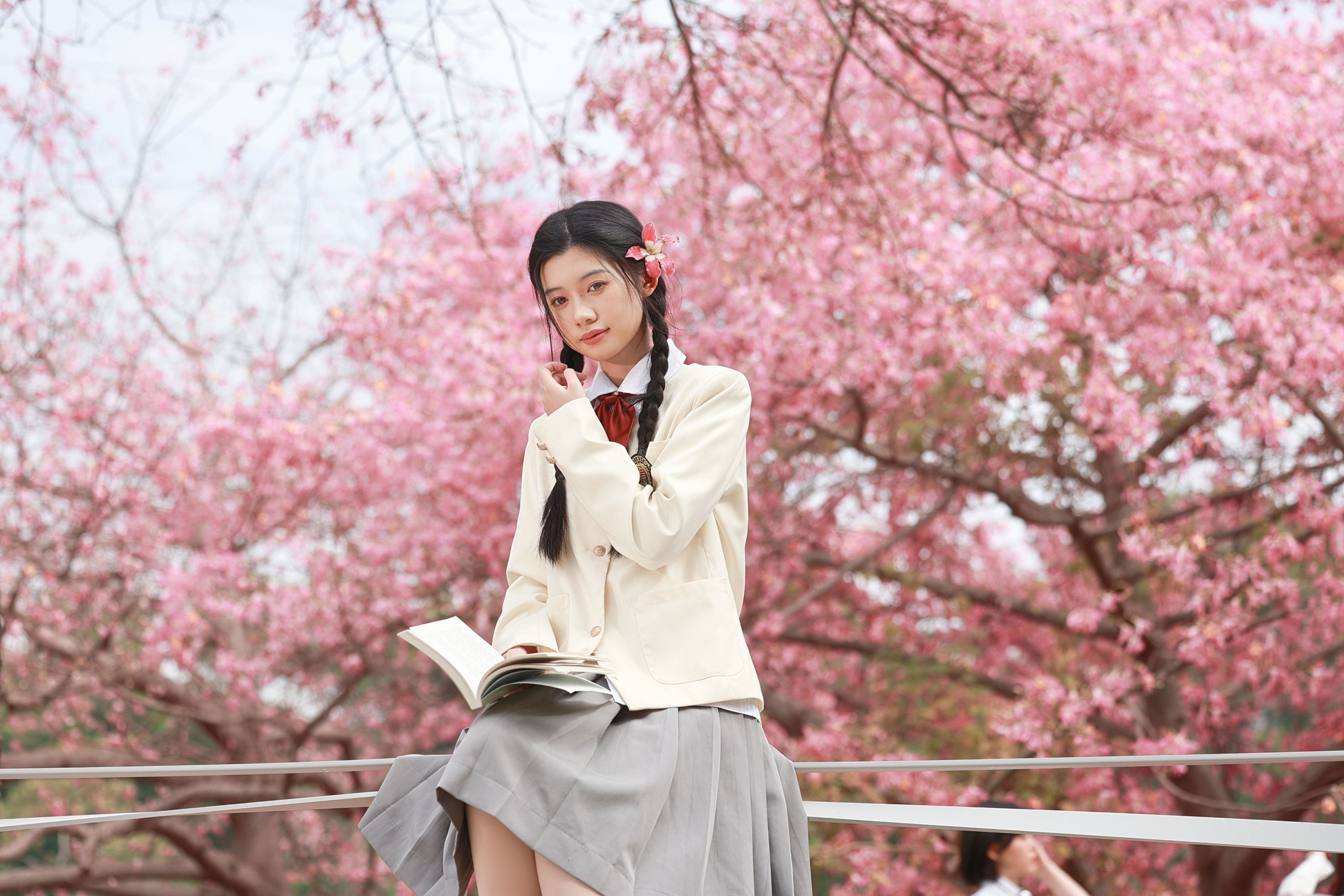 《春天，和 JK 制服一起掉进粉色花海里》[41P] 插图5
