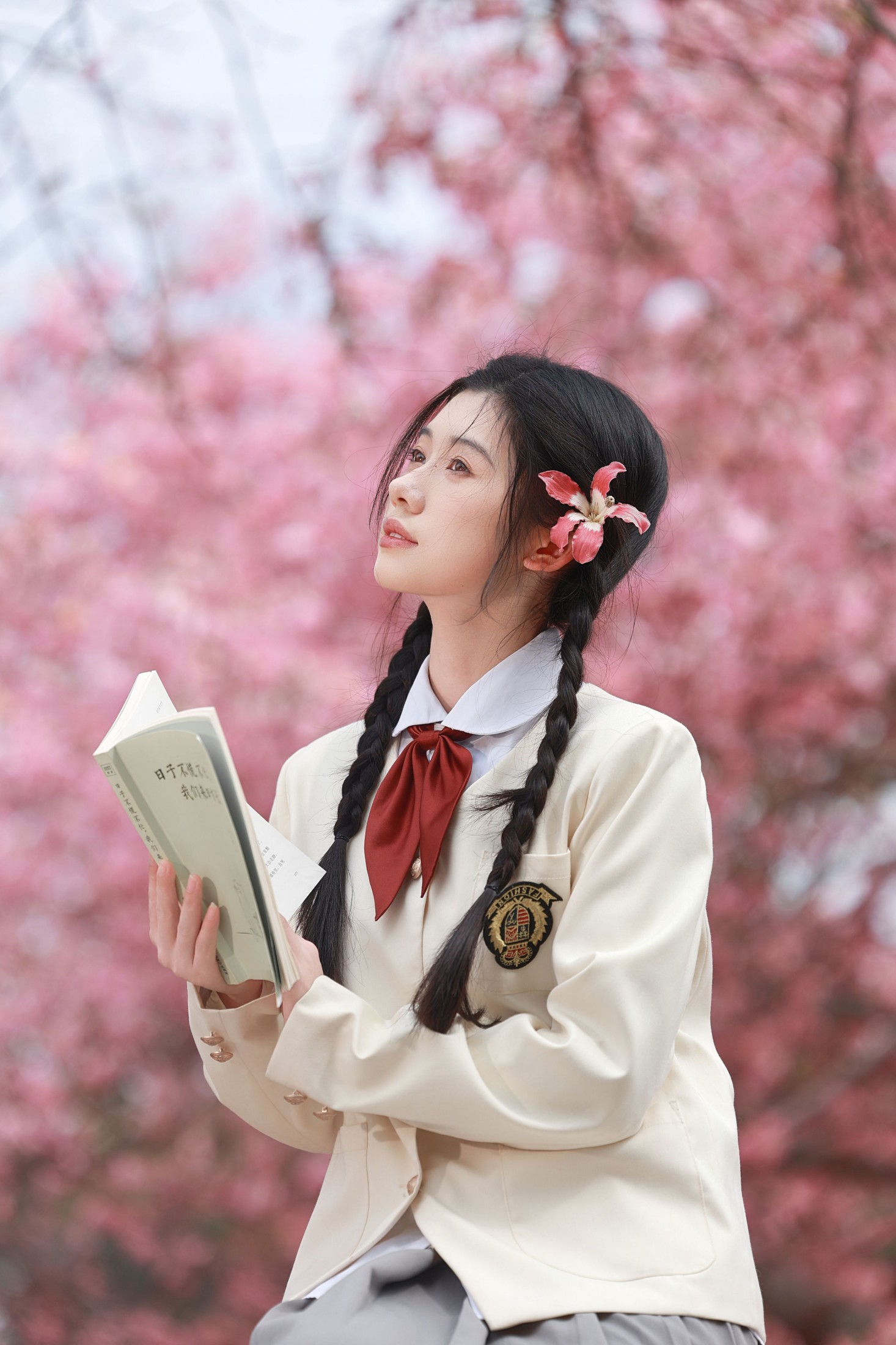 《春天，和 JK 制服一起掉进粉色花海里》[41P] 插图2