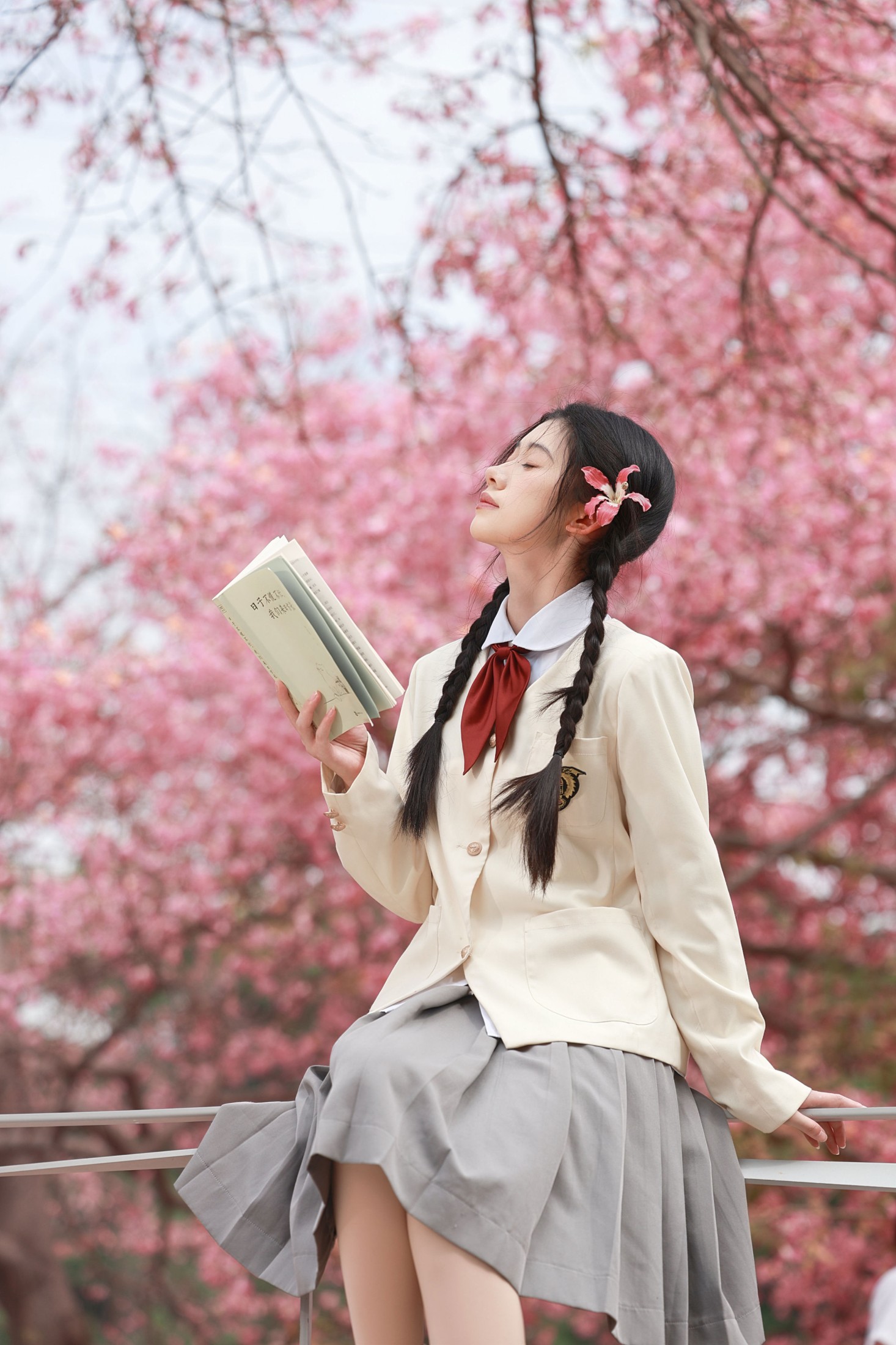 《春天，和 JK 制服一起掉进粉色花海里》[41P] 插图3