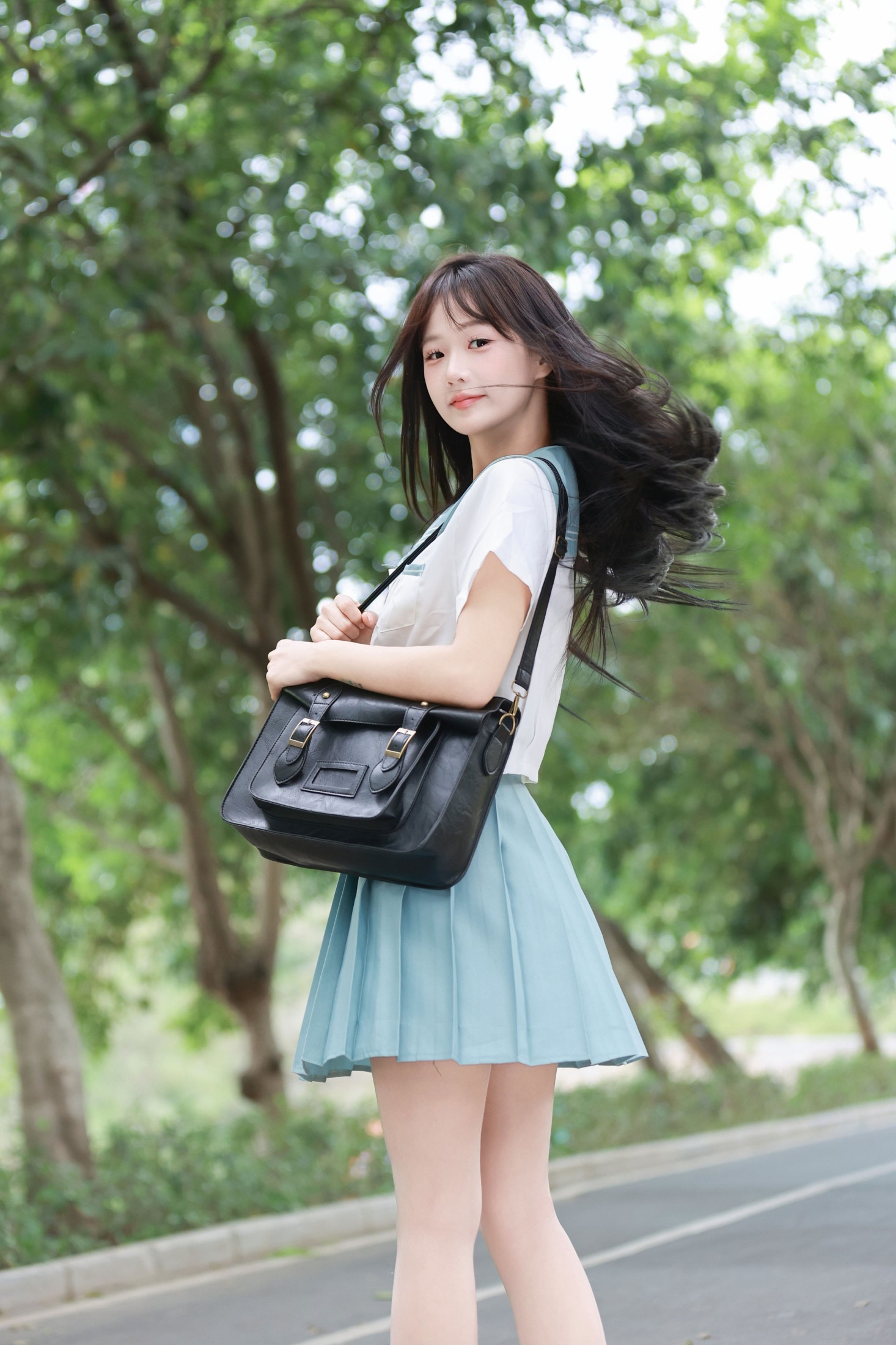 《风一吹，就掉进了水色 JK 的夏天》[22P] 插图4