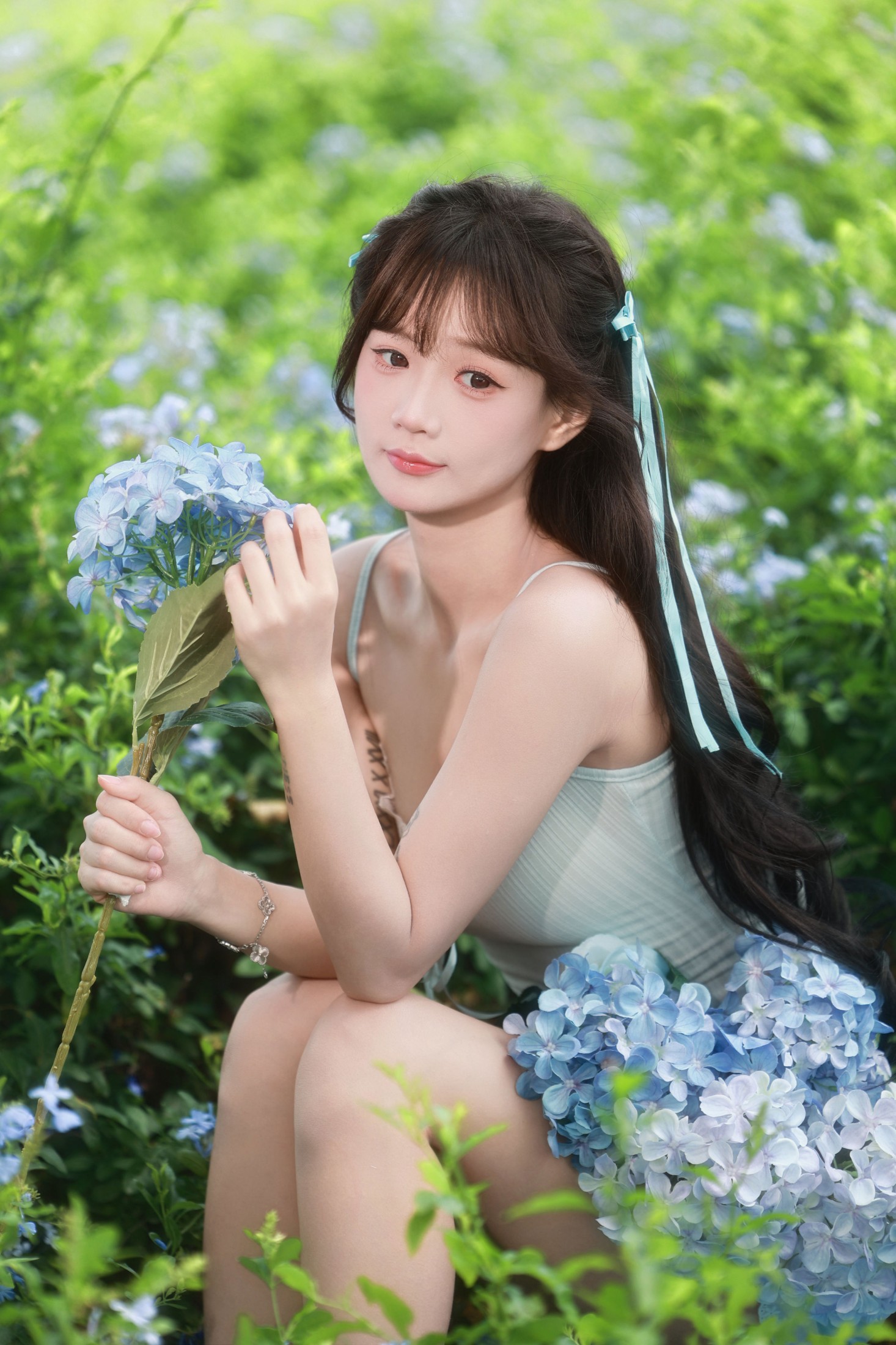 《夏日序曲・绣球花海与少女》[17P] 插图2