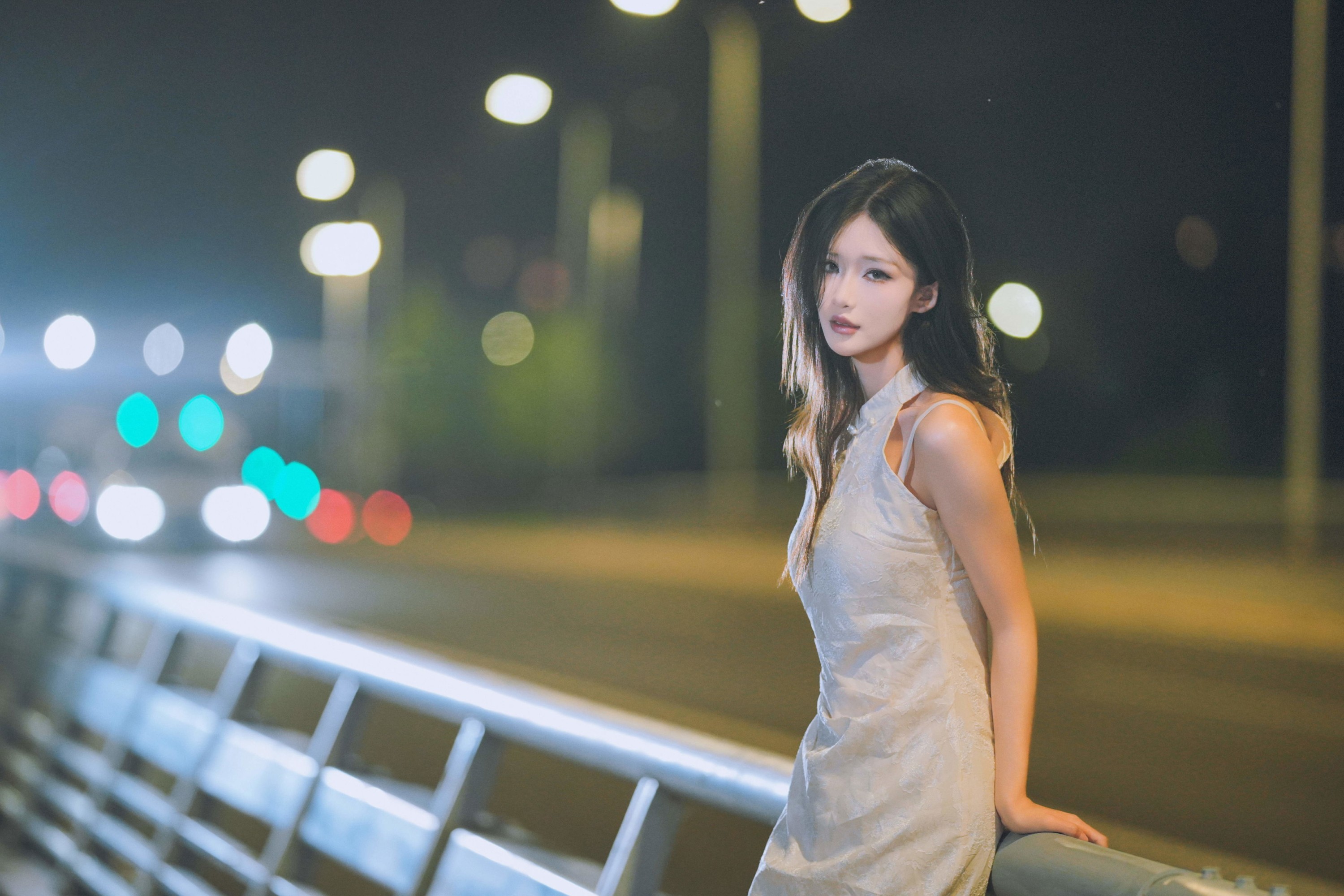 《模特林瑜 ｜ Vol.93 - 白旗袍夜景》[12P] 插图2