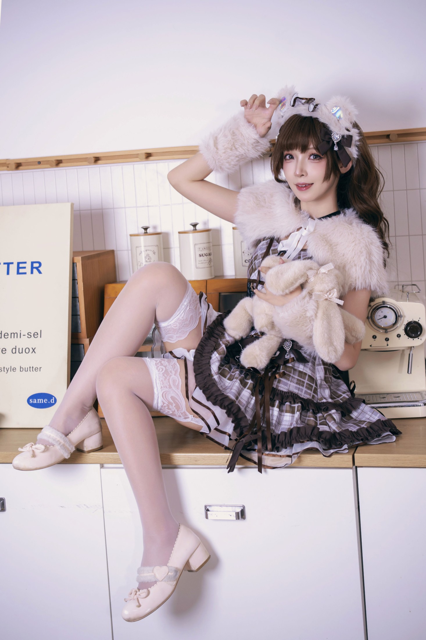 《女孩和她的小熊》[13P]-66COS